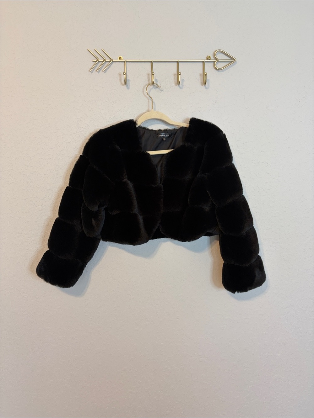 French Kiss Black Faux Fur Cropped Jacket Size Large